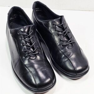 Munro Smooth Premium Leather Black Leather Oxfords Rounded Toe Box Comfort Shoes